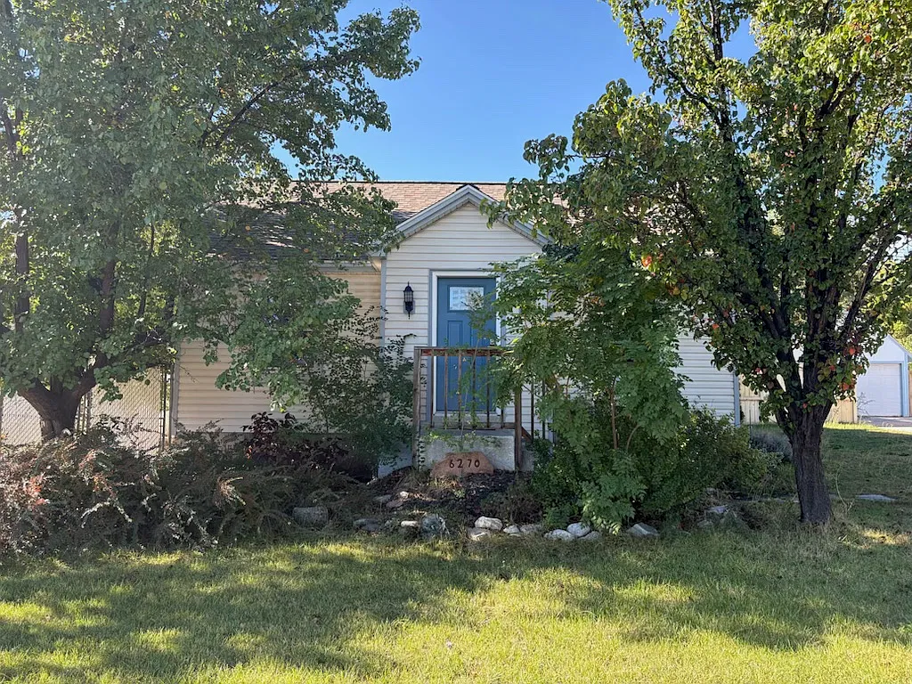 4 bed, 2155 sqft, $2,950 — Photo 1