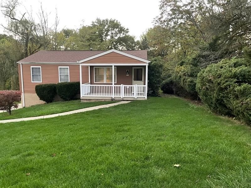 1st image of 224 Farmbrook Dr