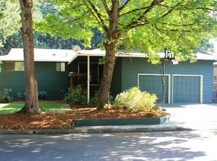 21030 S Mossy Rock Ct, Oregon City, OR 97045