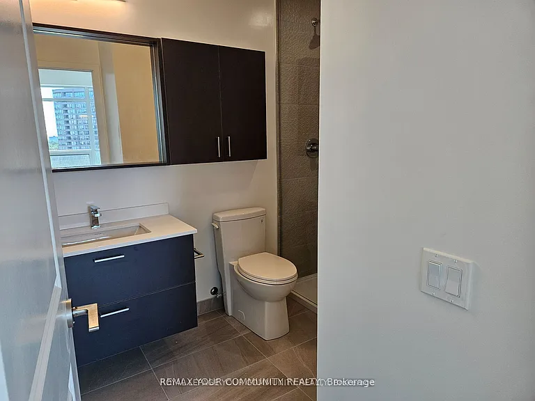 30 Upper Mall Way #509 — Photo 7