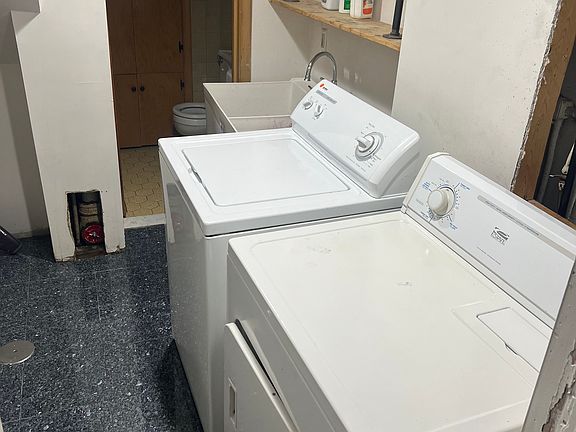 5th image of 17655 W Outer Dr