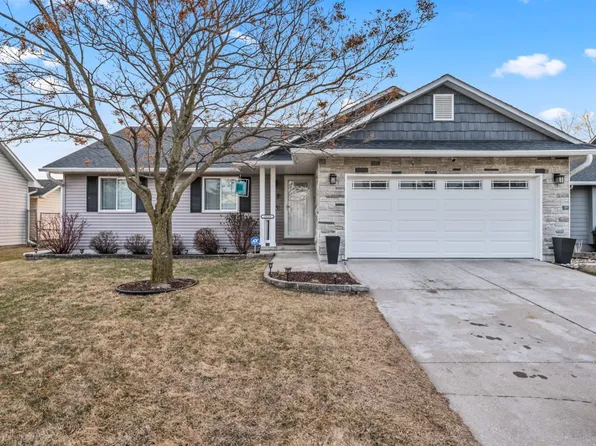 2938 Deerpath Ct, Des Moines, IA 50320