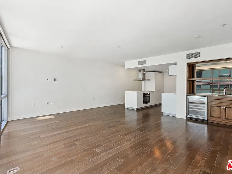 901 S Flower St #601 — Photo 4