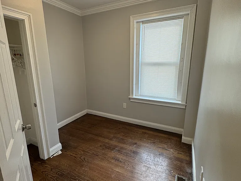 14 Townsend St — Photo 2