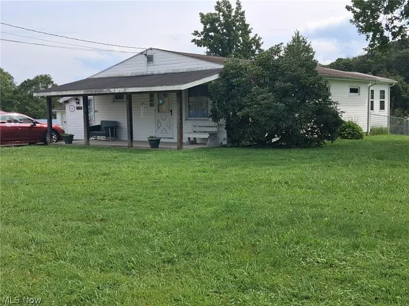 413 New England Ridge Rd, Washington, WV 26181