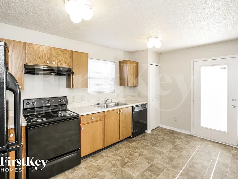6321 Monteo Dr — Photo 4