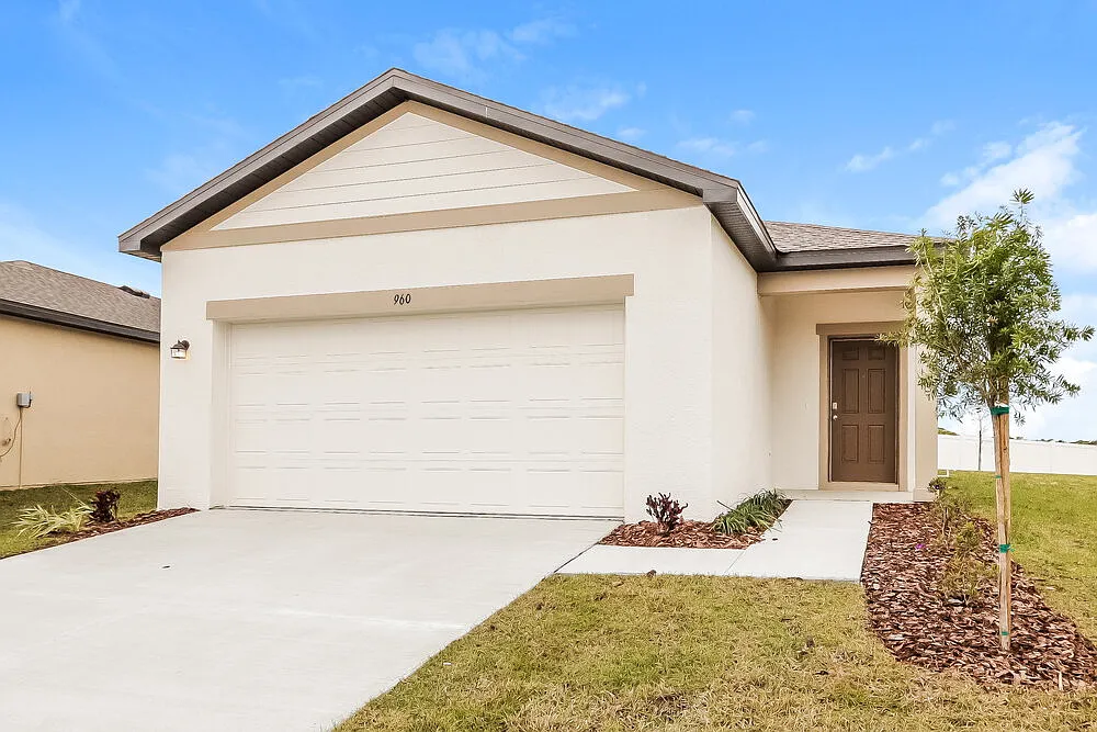 3 bed, 2.0 bath, 1412 sqft, $2,200 — Photo 3