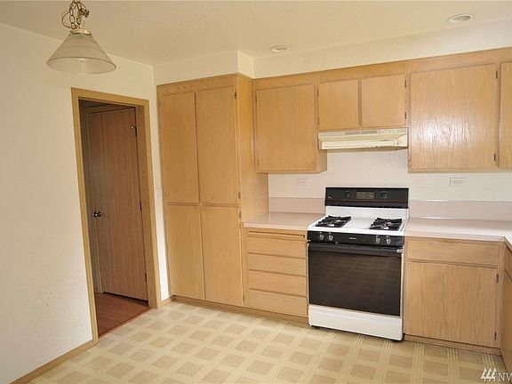 5th image of 8041 Mountain Aire Ct SE