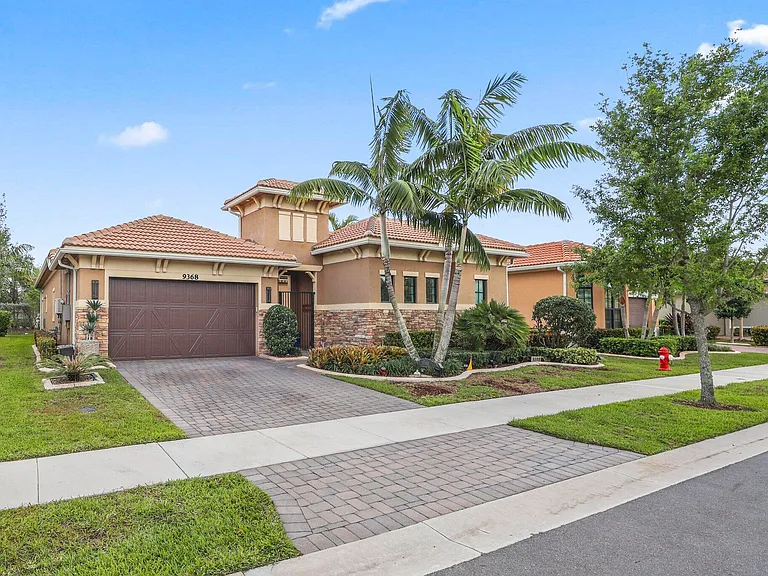 9368 Cantal Cir E — Photo 9