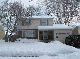 2215 Fairfax Rd, Lansing, MI 48910