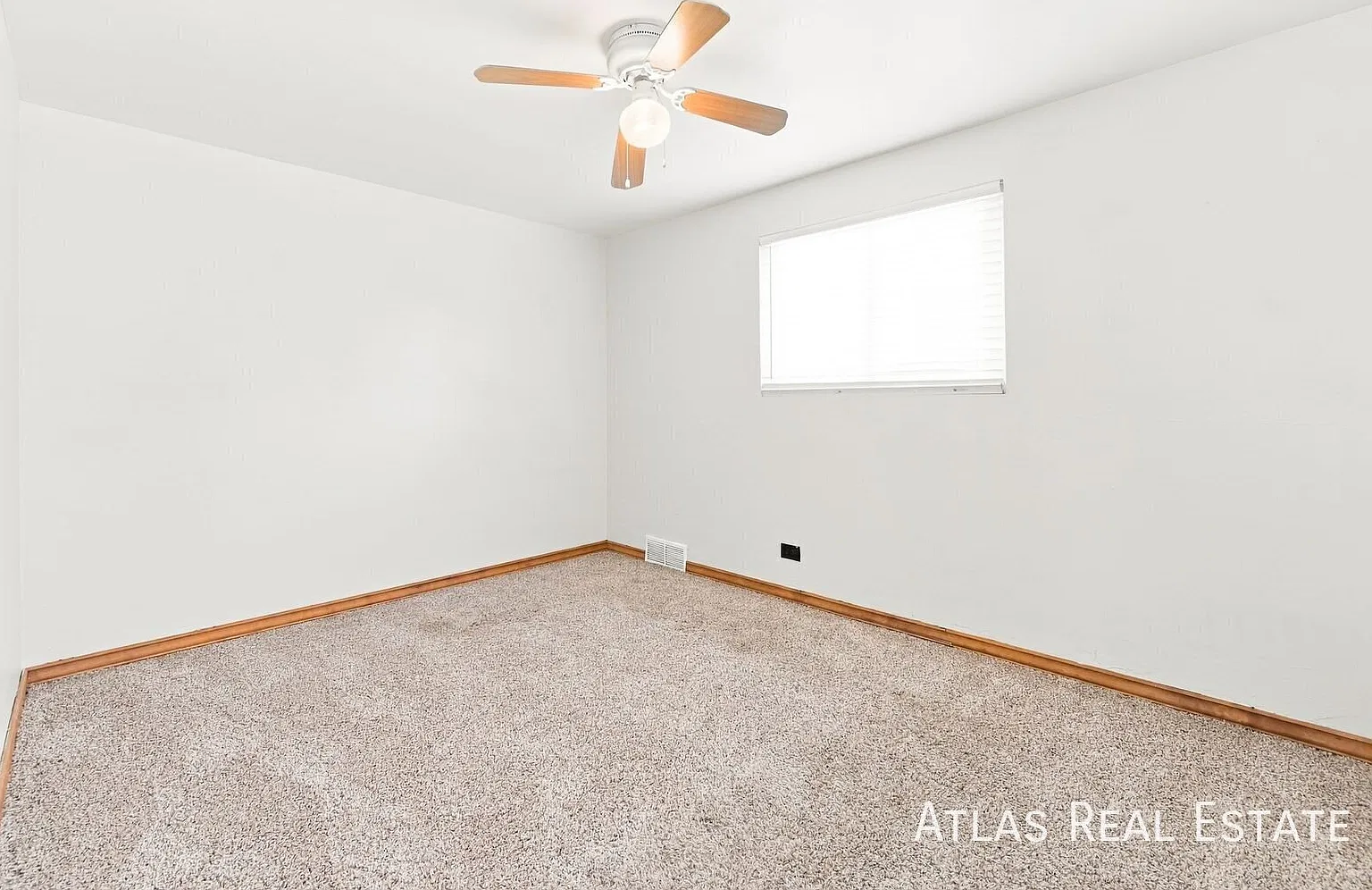 Available Now!! 2bed/1bath Brick Duplex! — Photo 4