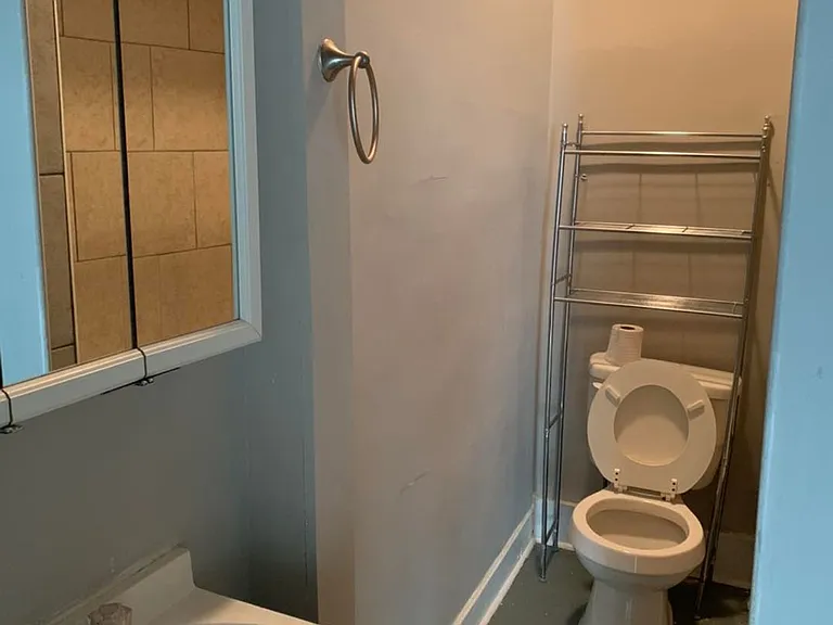 504 Adams Ave #&-506 — Photo 8