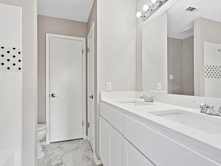 816 Clearwater Trl — Photo 11