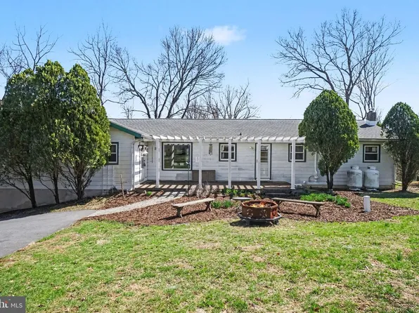 23 E Willow Terrace Dr, Mechanicsburg, PA 17050