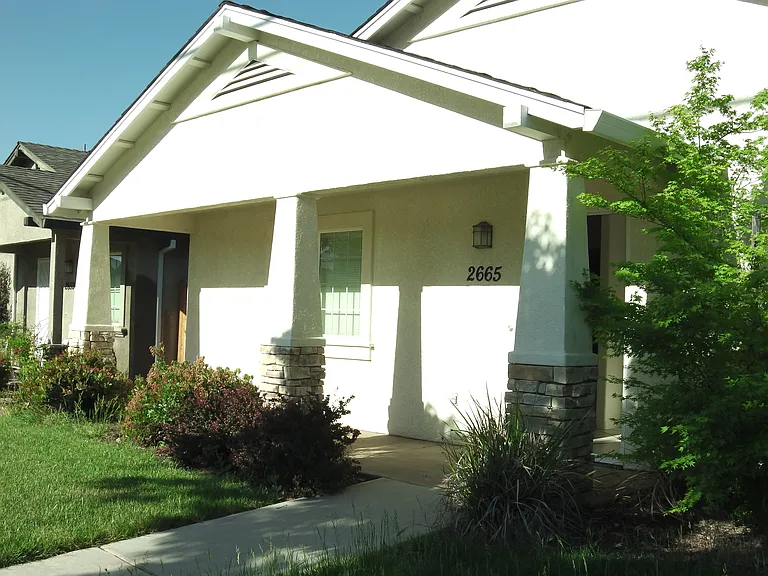 2665 Ceanothus Ave — Photo 2