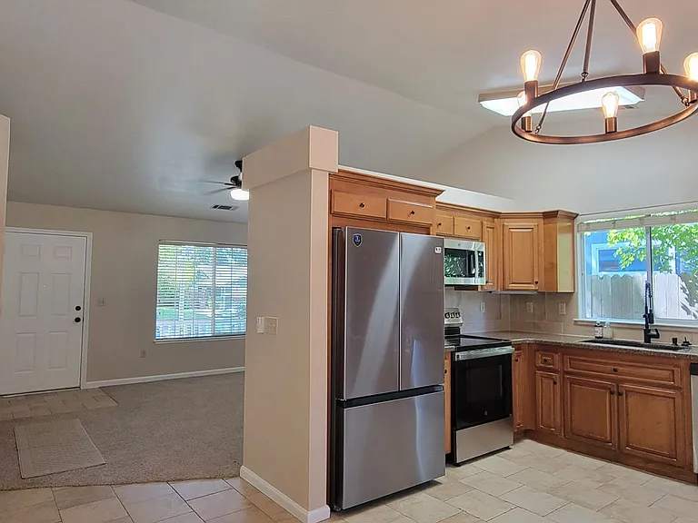 2154 Hemingway St — Photo 5