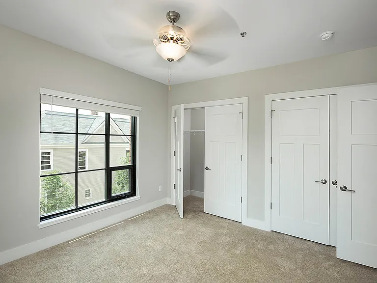 Second Avenue Apartments — Photo 7