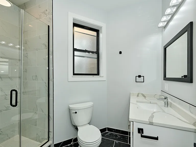 4220 S Calumet Ave #1E — Photo 8