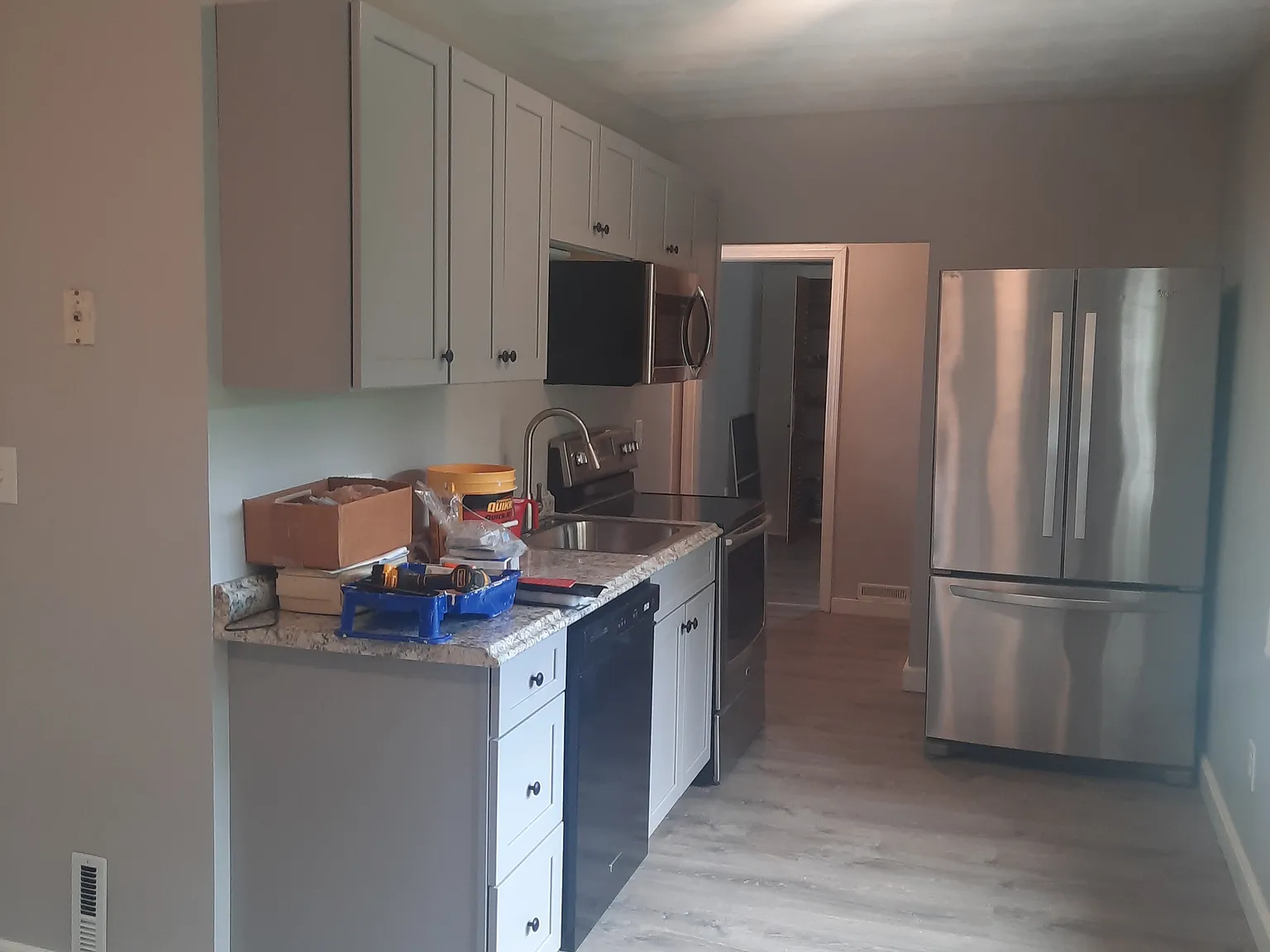 3 bed, 1.5 bath, 1300 sqft, $2,950 — Photo 2