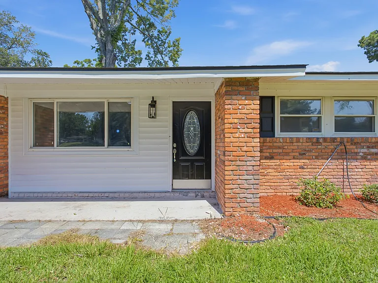12433 Deerfield Rd — Photo 3