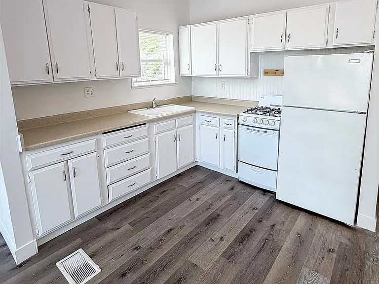 506 23rd Street — Photo 14