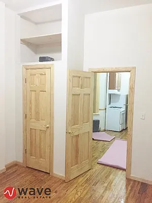 Rented by Wave Real Estate Group | media 17