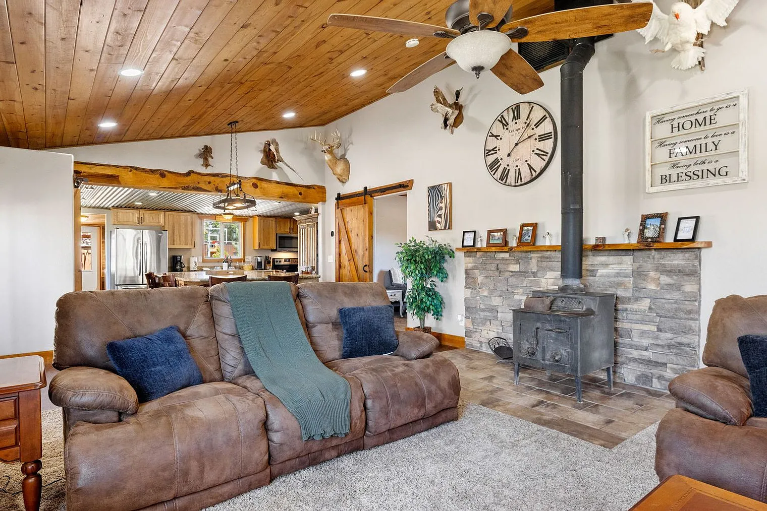3 bed, 2.5 bath, 1797 sqft, $6,508 — Photo 1