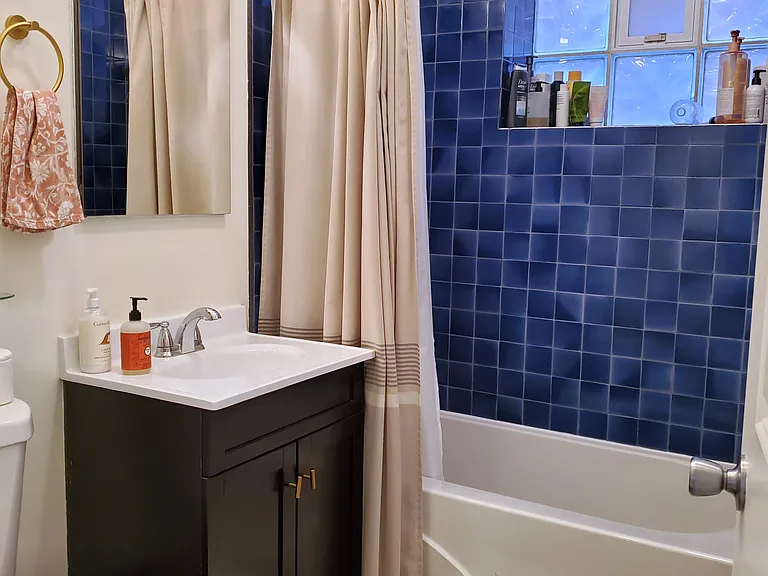 1260 W Carmen Ave #1 — Photo 10