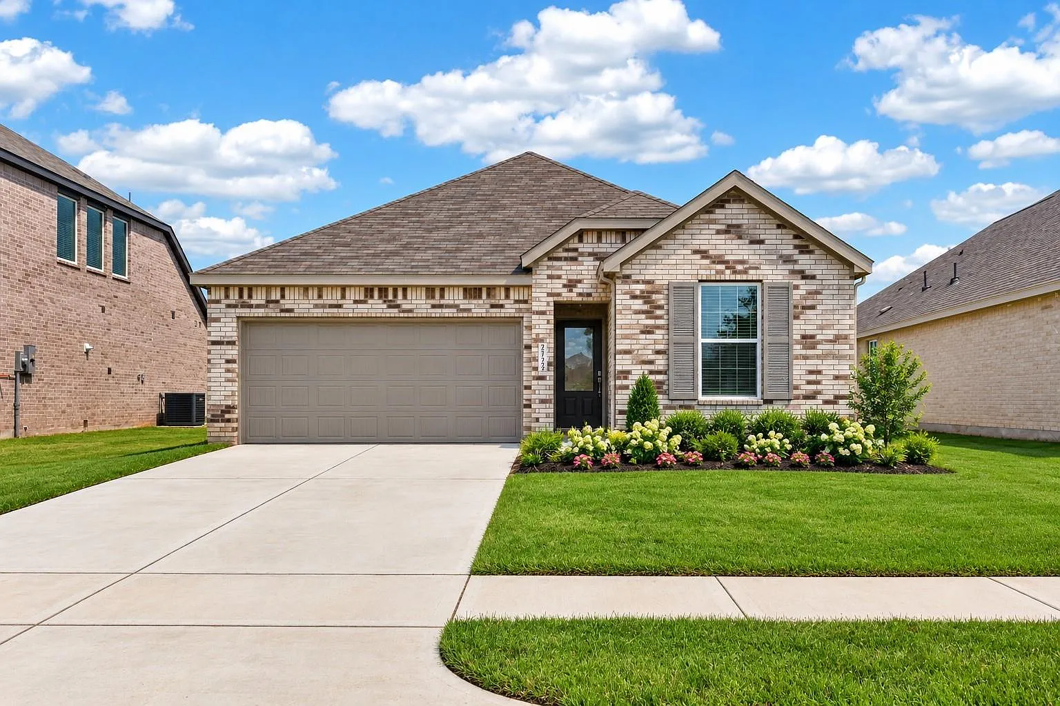 4 bed, 3.0 bath, 2100 sqft, $2,300 — Photo 2
