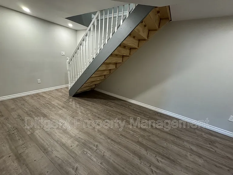 203 Rubidge St #201 — Photo 17