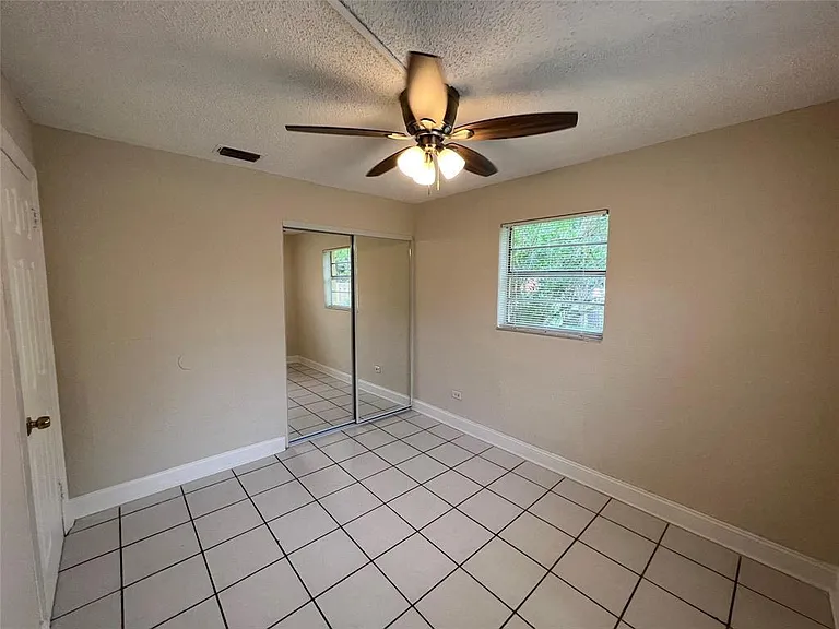 5721 SW 38th St — Photo 13