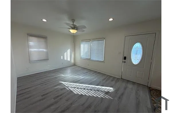 Building Photo - 15356 Merrill Ave #1