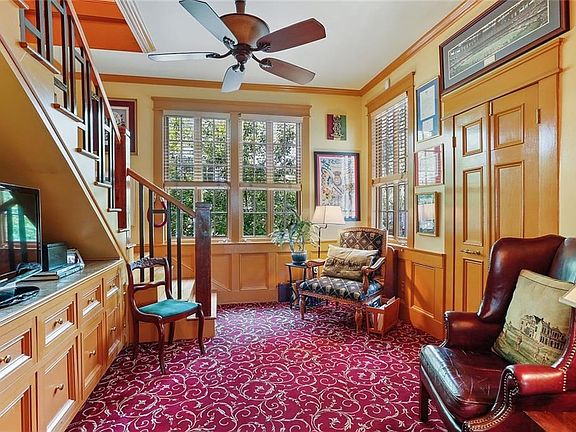 4th image of 47 Fontainebleau Dr