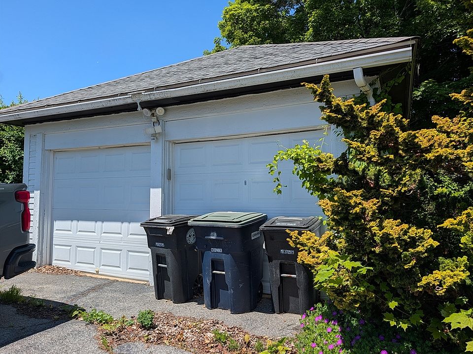 2nd image of 50 Oliver St
