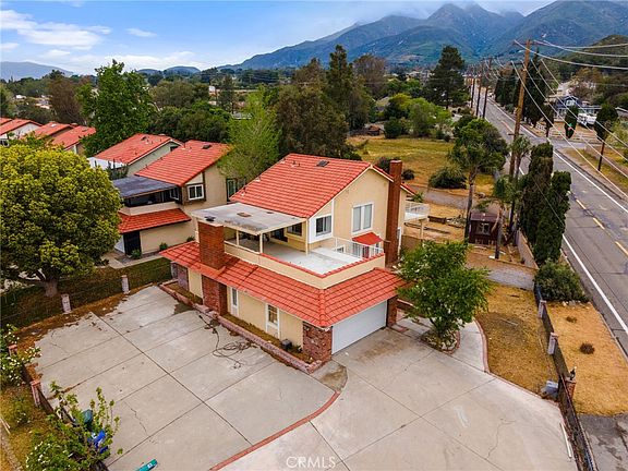 4th image of 1636 Devore Rd