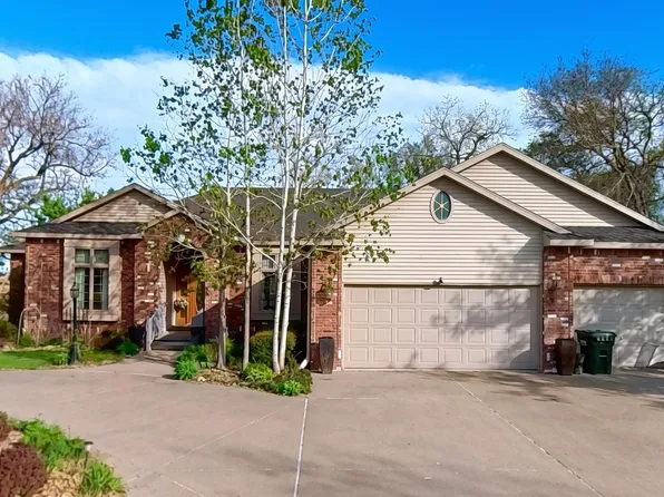 104 Bennett Dr, Lexington, NE 68850