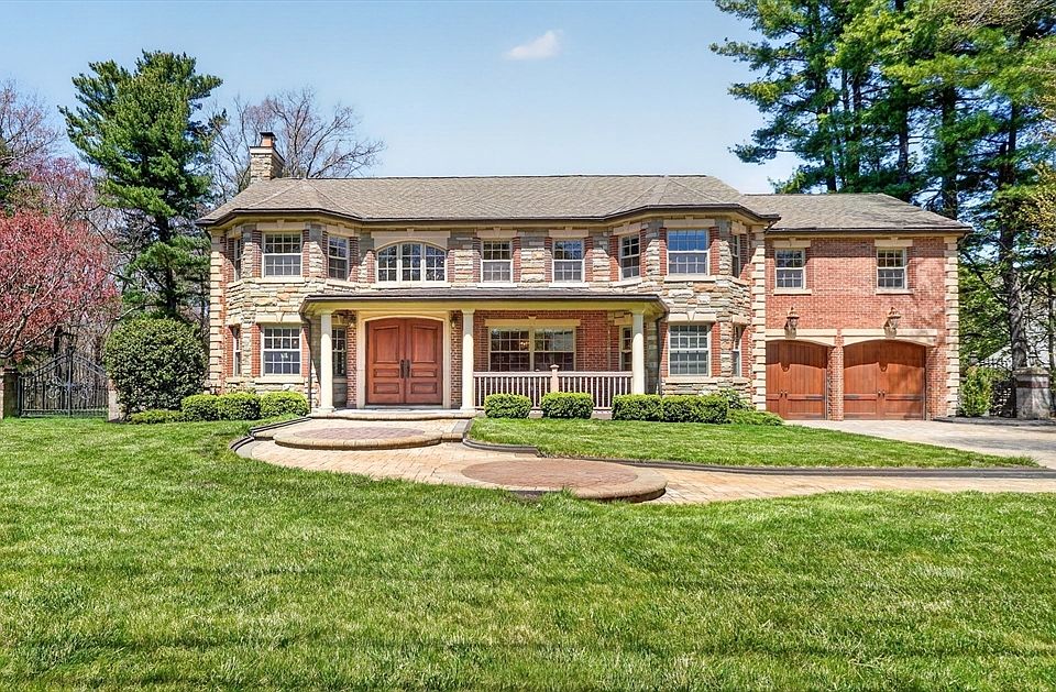 1st image of 15 Spring Ln