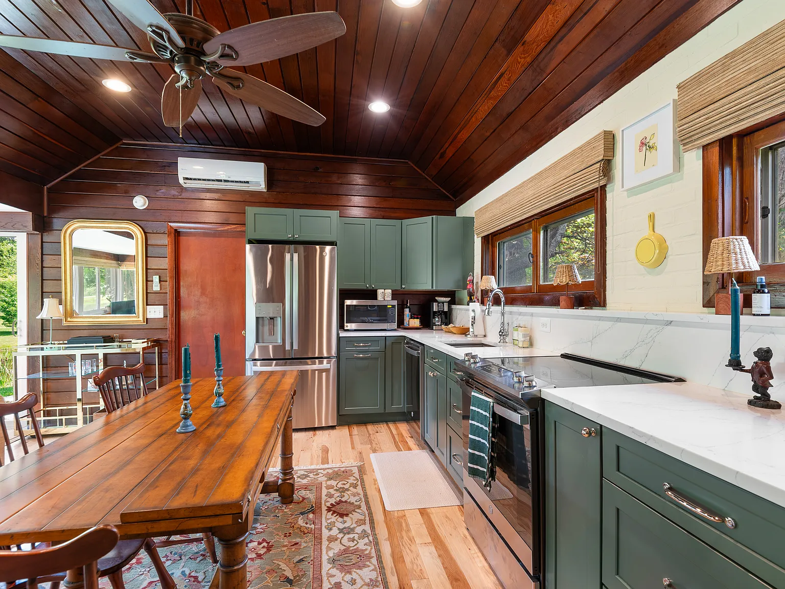 1 bed, 900 sqft, $2,450 — Photo 3