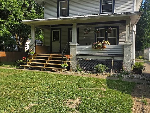 3rd image of 75 Sherrard Ave