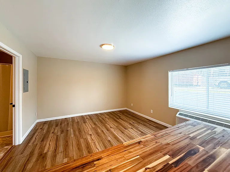 501 E 2nd Ave #3 — Photo 11