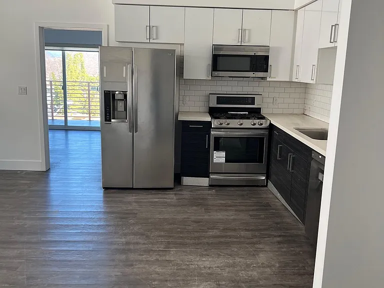 4231 McLaughlin Ave #401 — Photo 20