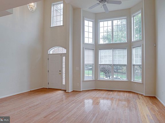 4th image of 9642 Park Preserve Dr