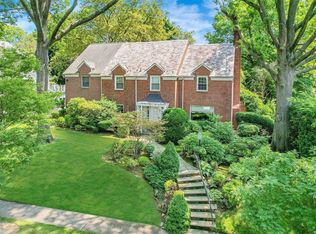 8117 Haddon St, Jamaica, NY 11432