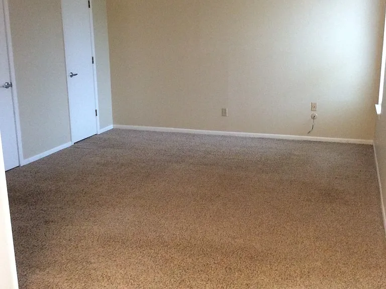 2835 Cypress Dr — Photo 5