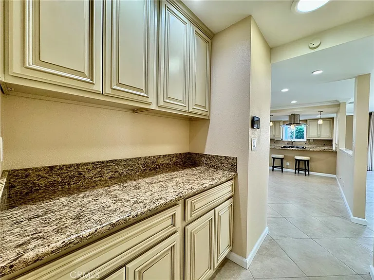 18572 Avolinda Dr — Photo 26