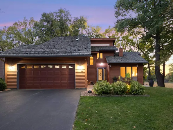 15 W Point Dr, Tonka Bay, MN 55331