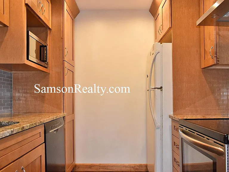 230 S Main St #18 — Photo 3