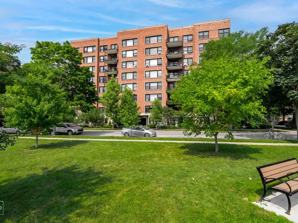 1500 Hinman Ave APT 302, Evanston, IL 60201