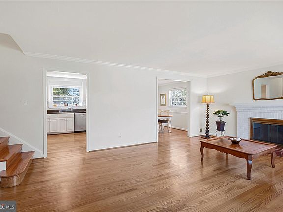 4th image of 3408 Kenilworth Dr