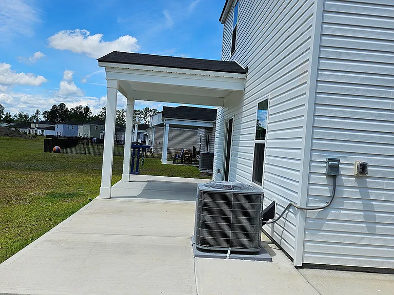 172 Bottlebrush Dr — Photo 2